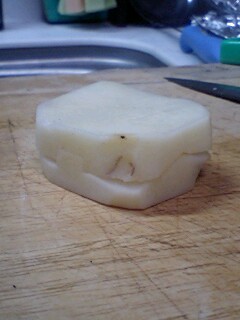 内部構造はX線でなければわからないw